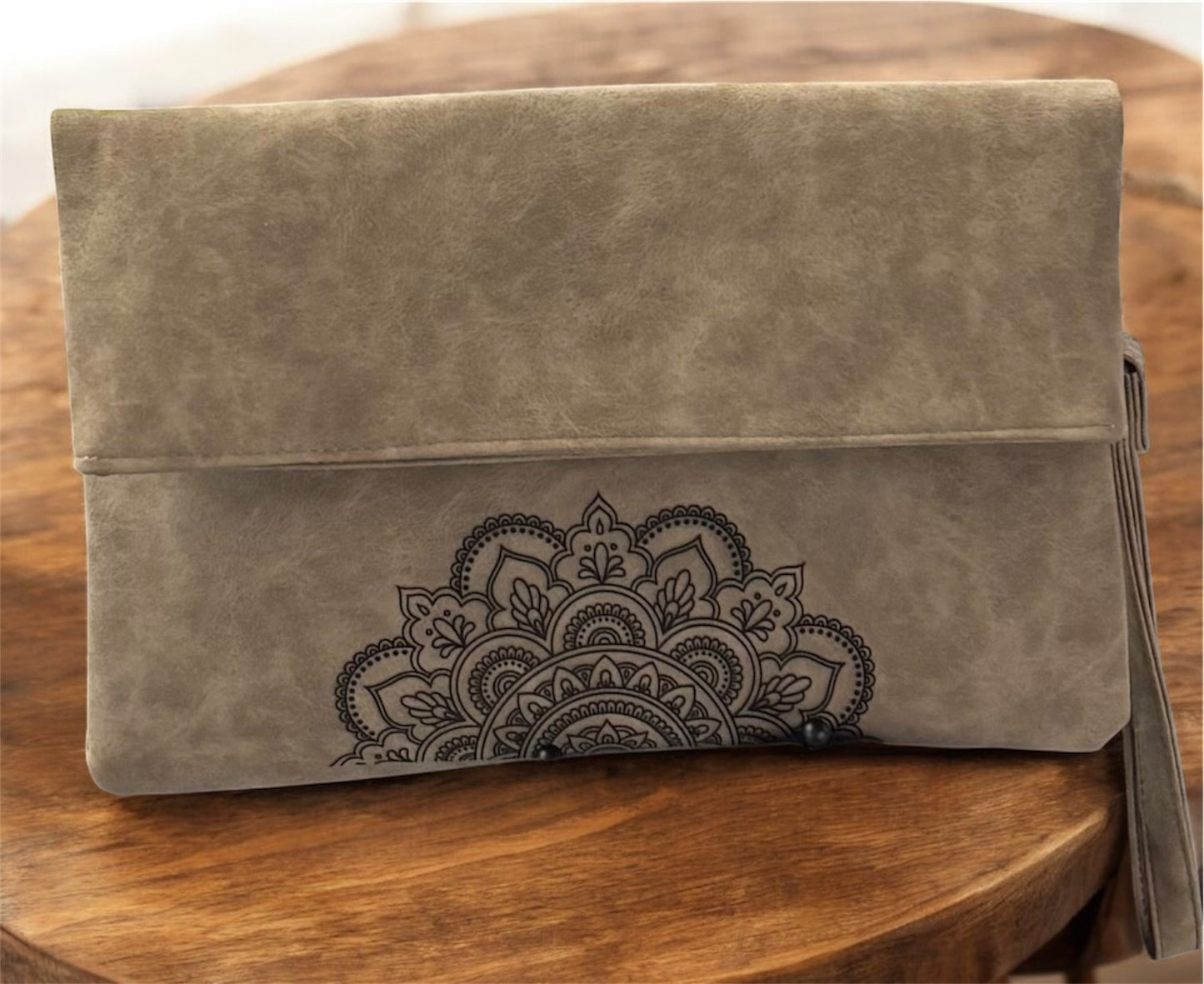 Clutch bag with Detailed Pattern